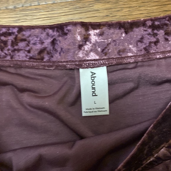 Abound mini skirt with slit. BNWT - Picture 2 of 5